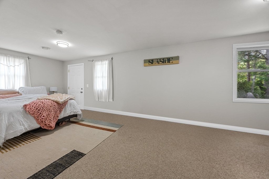 140 Noisy Hole Rd