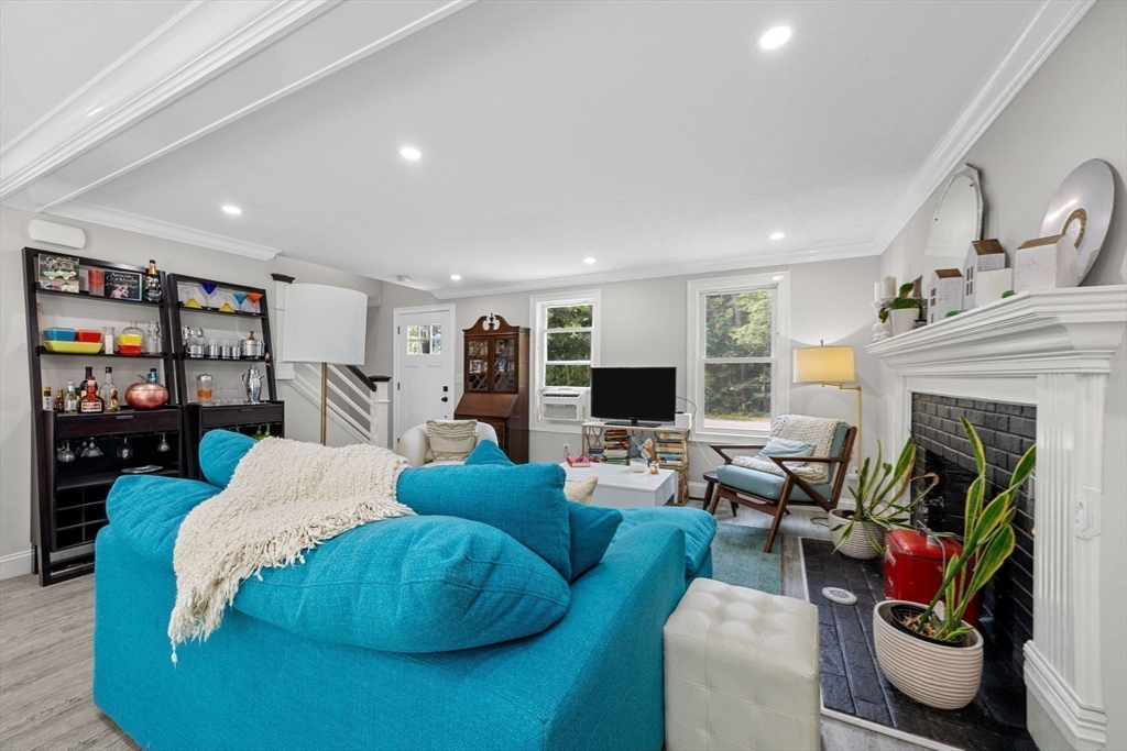 140 Noisy Hole Rd