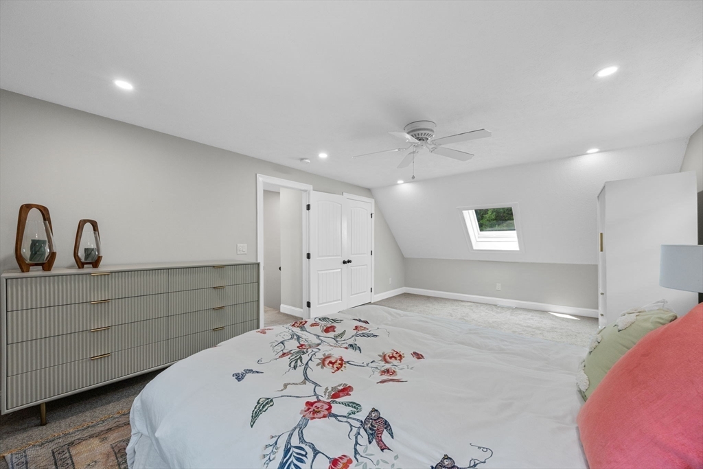 140 Noisy Hole Rd