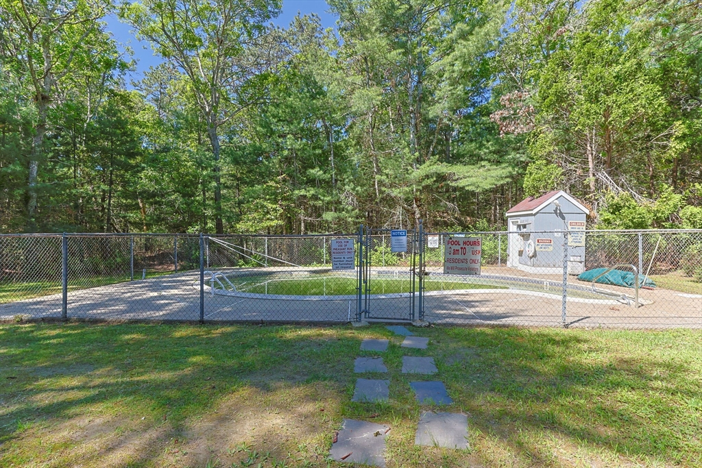 70 Cape Dr # 8B