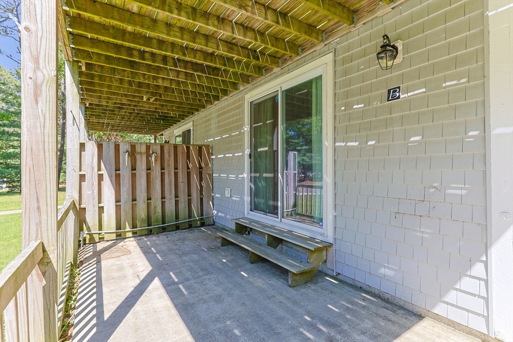 70 Cape Dr # 8B