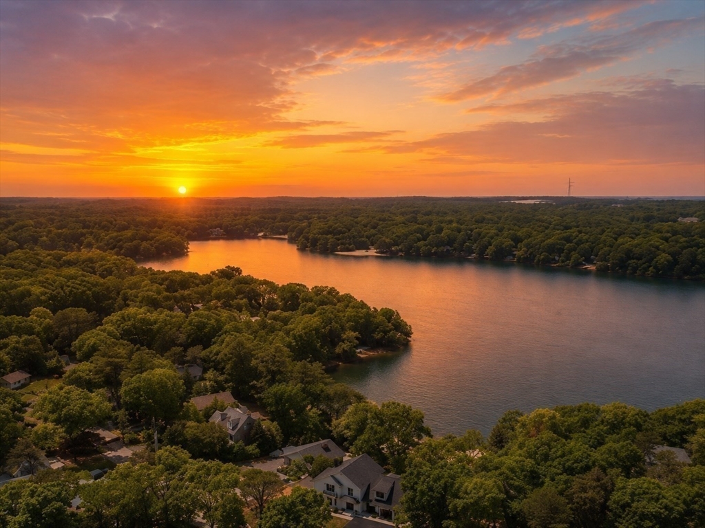 73 Lake Shore Dr