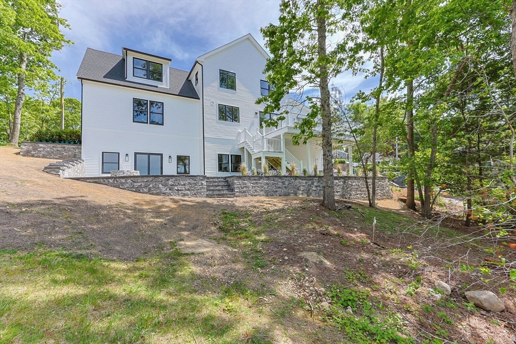73 Lake Shore Dr