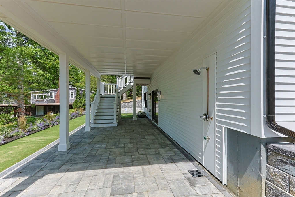73 Lake Shore Dr