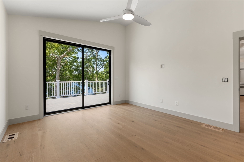 73 Lake Shore Dr
