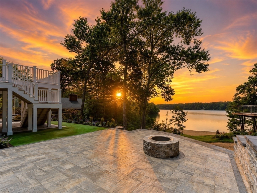 73 Lake Shore Dr