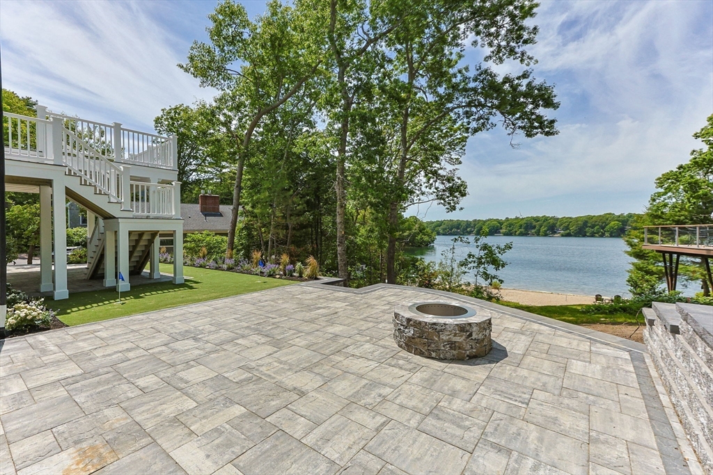 73 Lake Shore Dr
