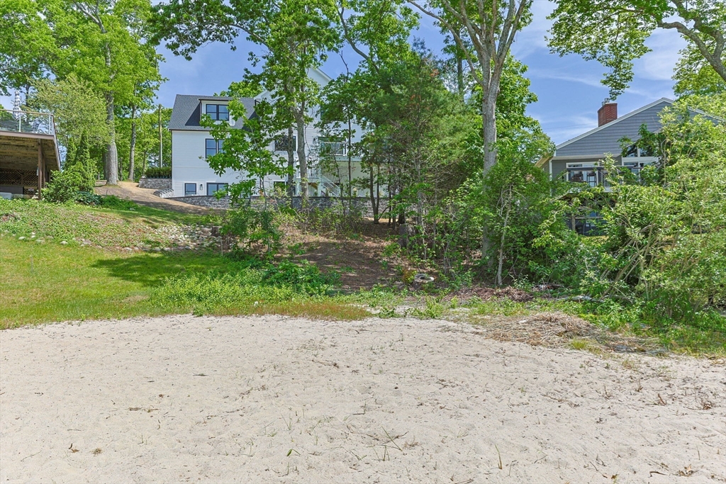 73 Lake Shore Dr