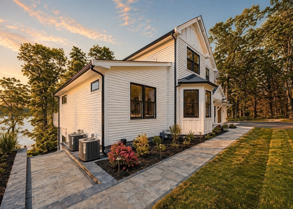 73 Lake Shore Dr