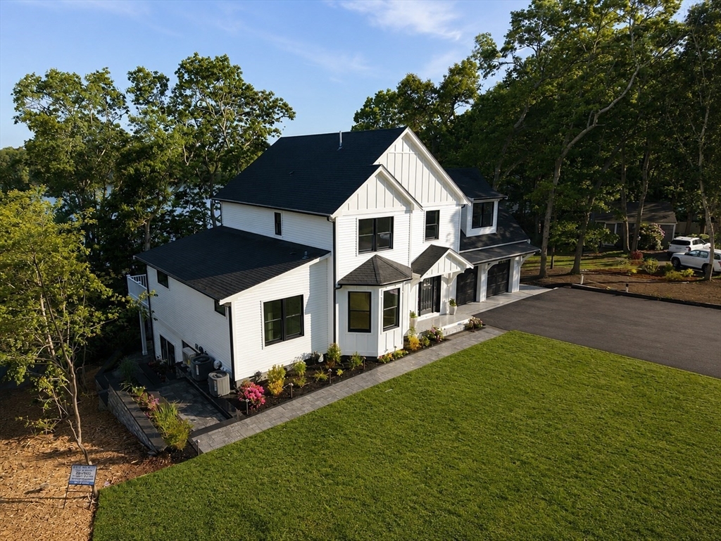 73 Lake Shore Dr