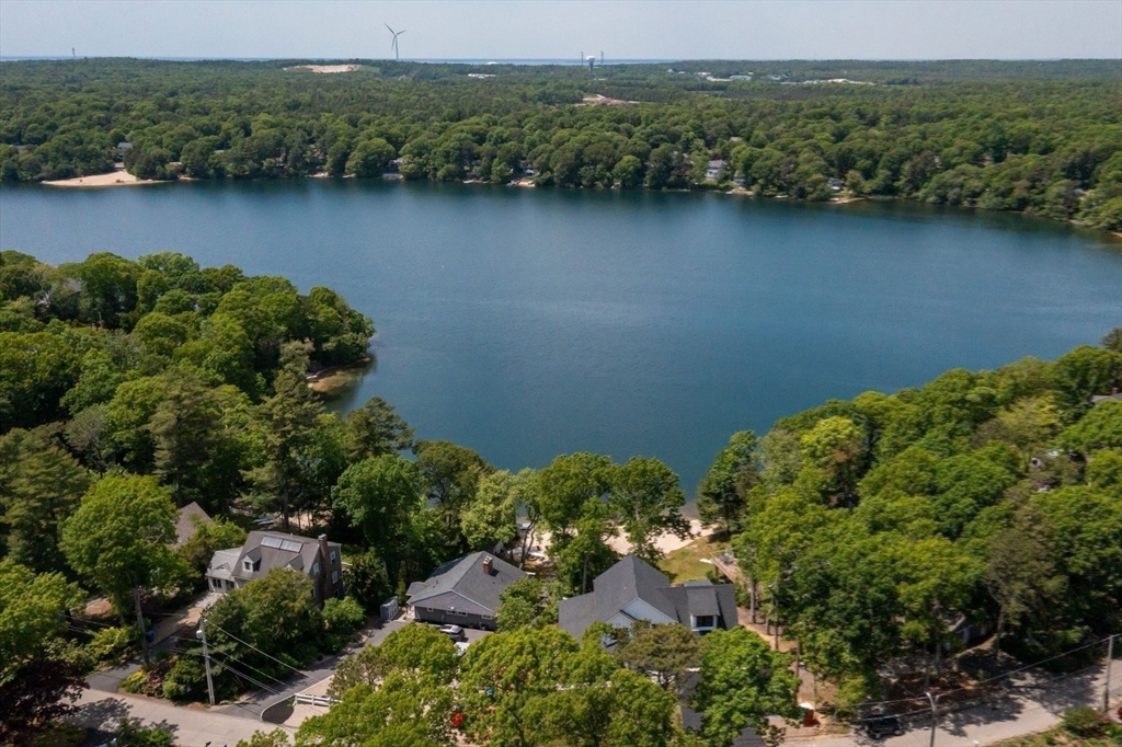 73 Lake Shore Dr