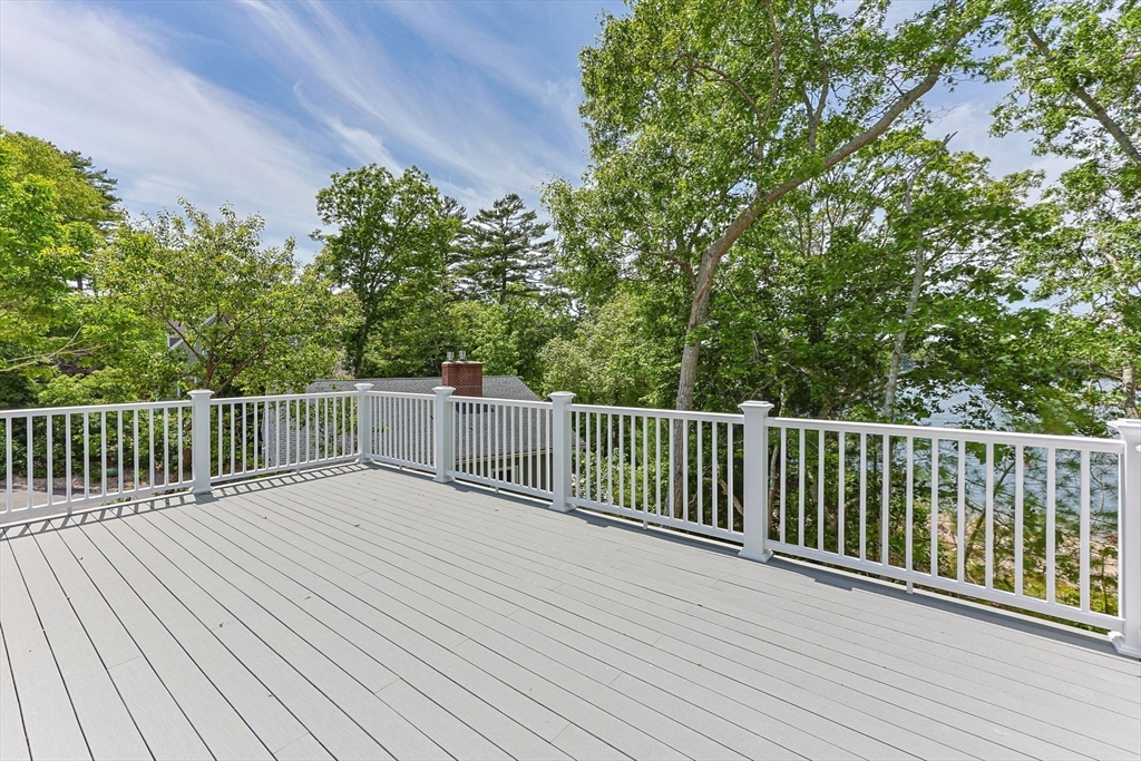 73 Lake Shore Dr