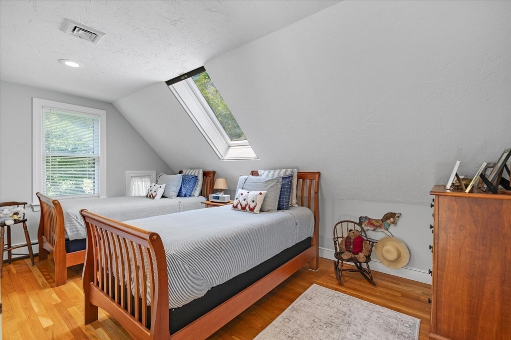 27 Crestview Dr