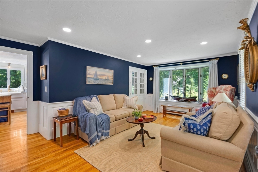27 Crestview Dr