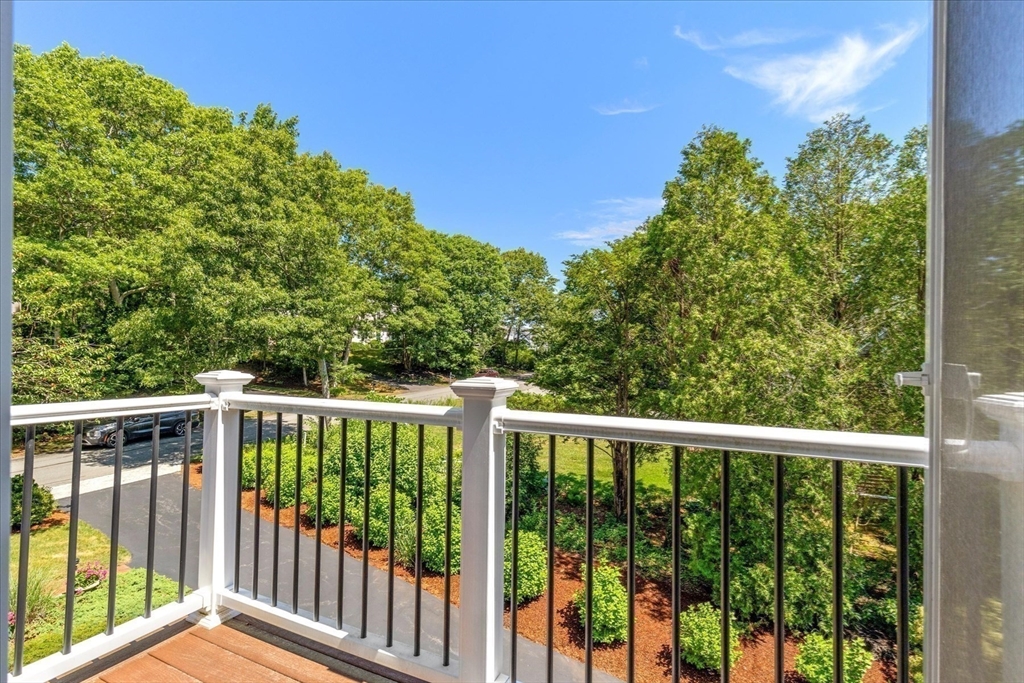27 Crestview Dr