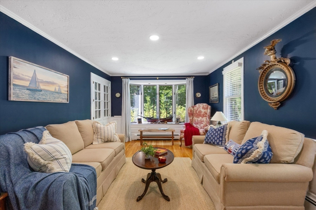 27 Crestview Dr