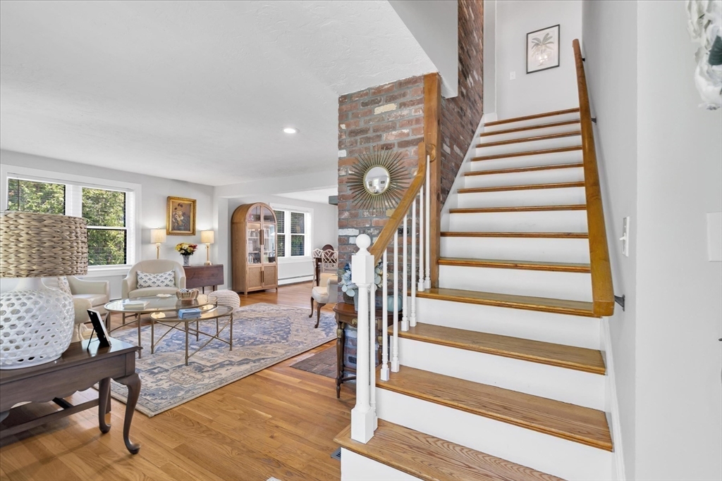 27 Crestview Dr