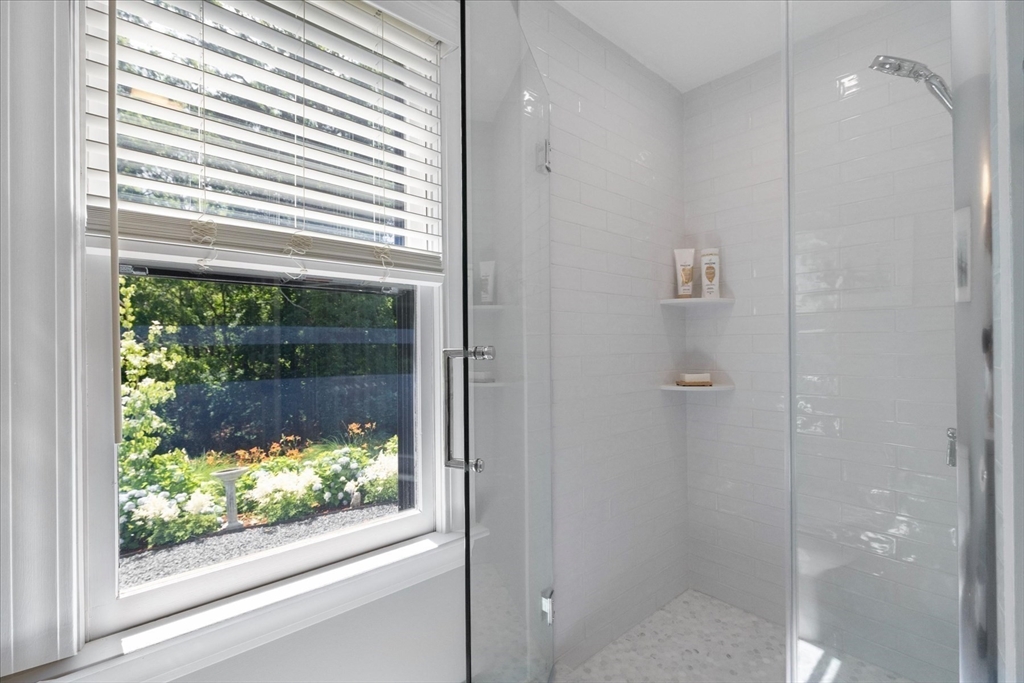 27 Crestview Dr