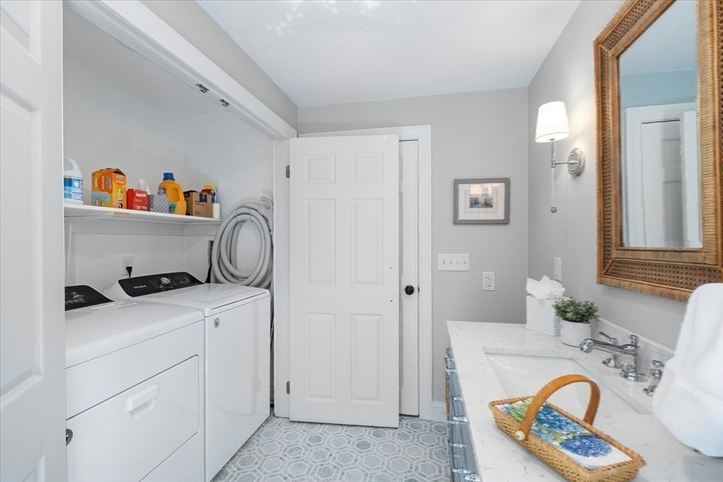 27 Crestview Dr