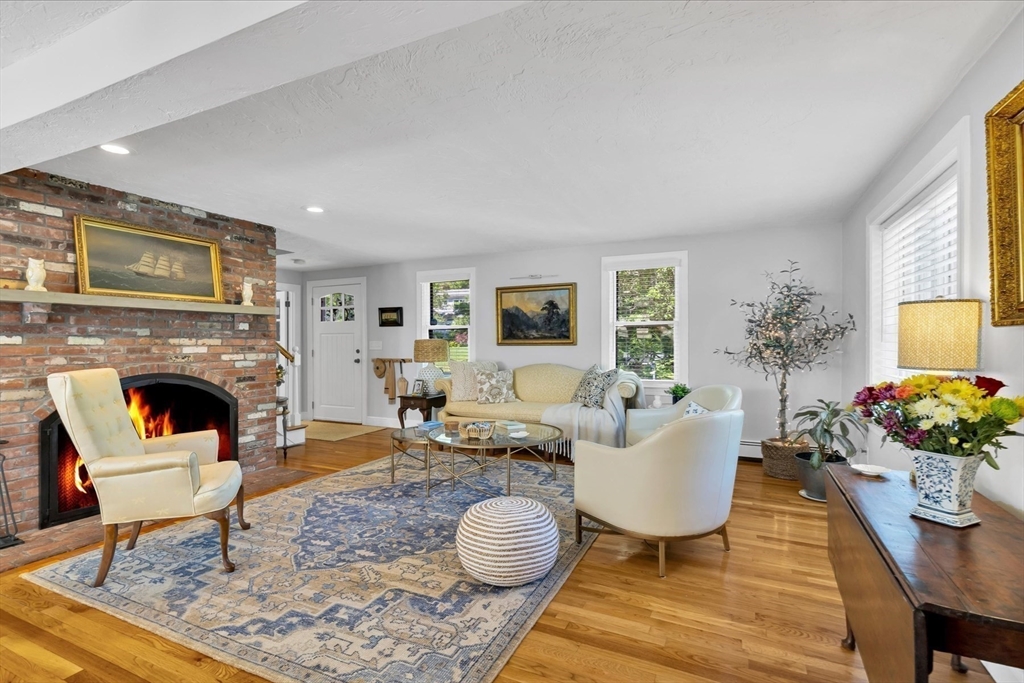 27 Crestview Dr