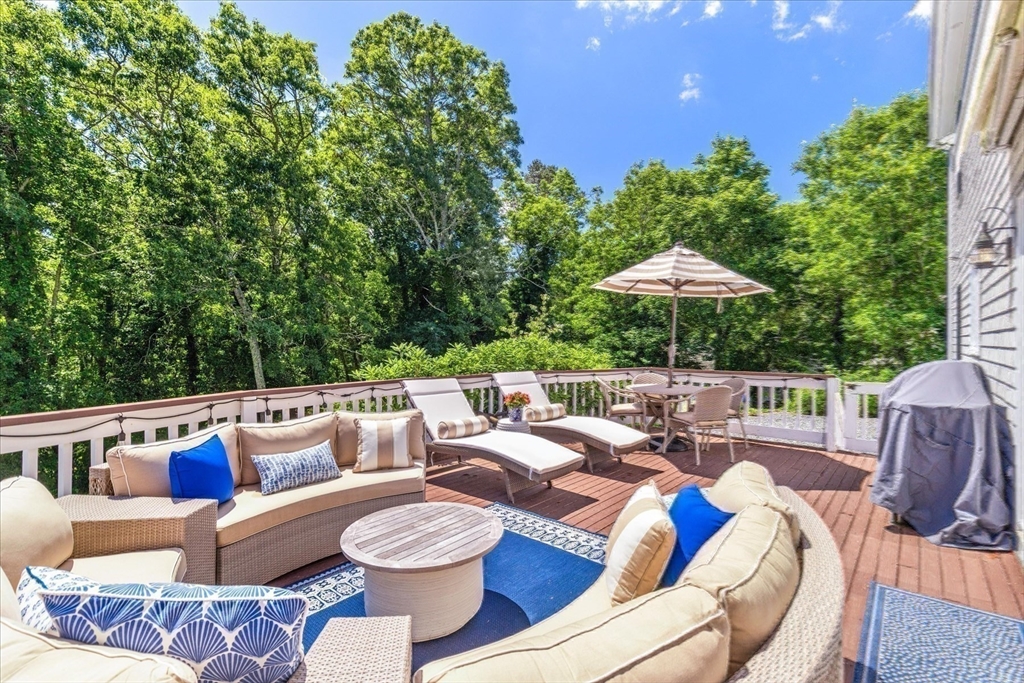 27 Crestview Dr