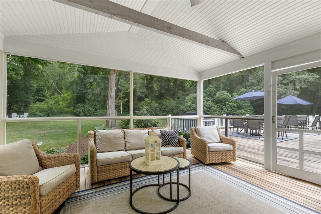 621 W Falmouth Hwy