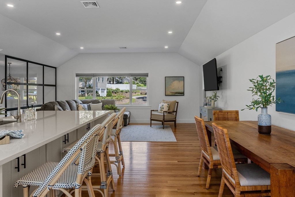11 Madeline Rd