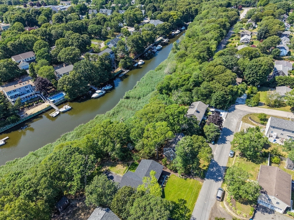 11 Madeline Rd