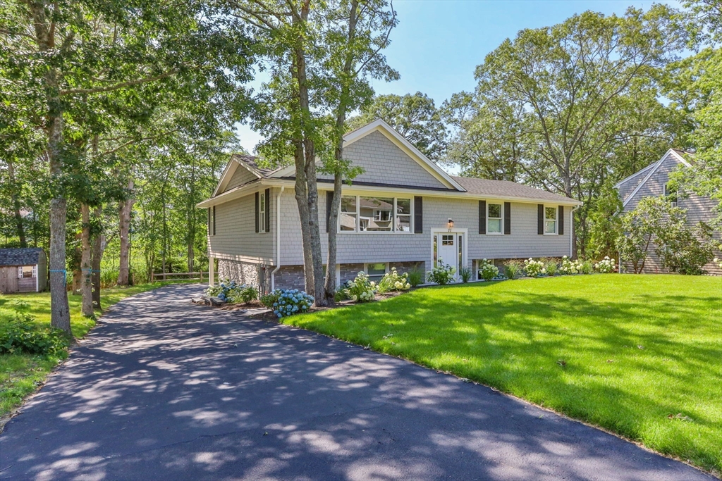 11 Madeline Rd