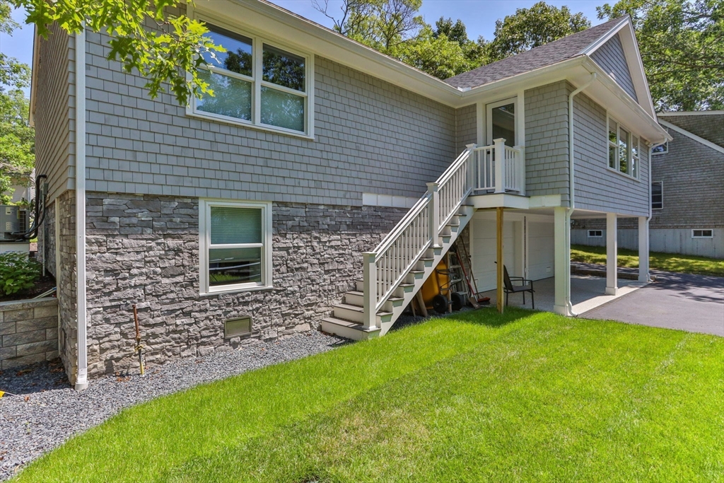 11 Madeline Rd