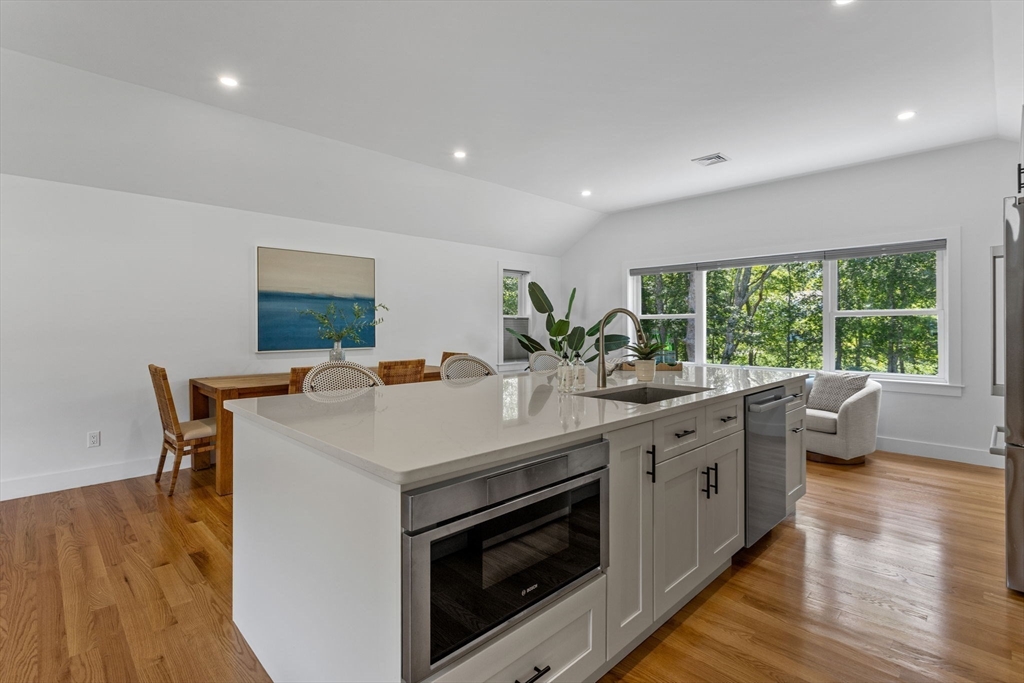 11 Madeline Rd