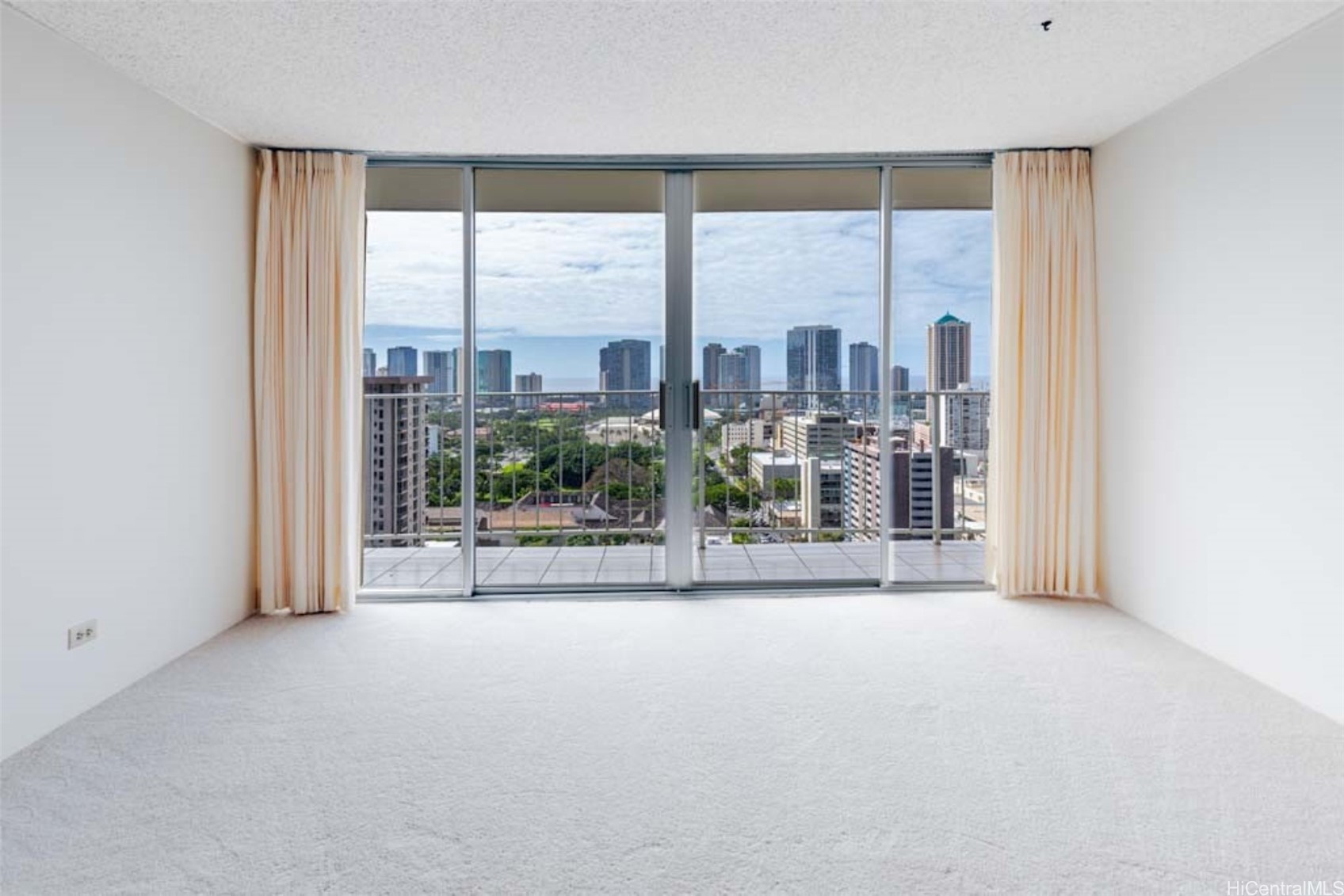 1425 Ward Avenue Unit: 17W