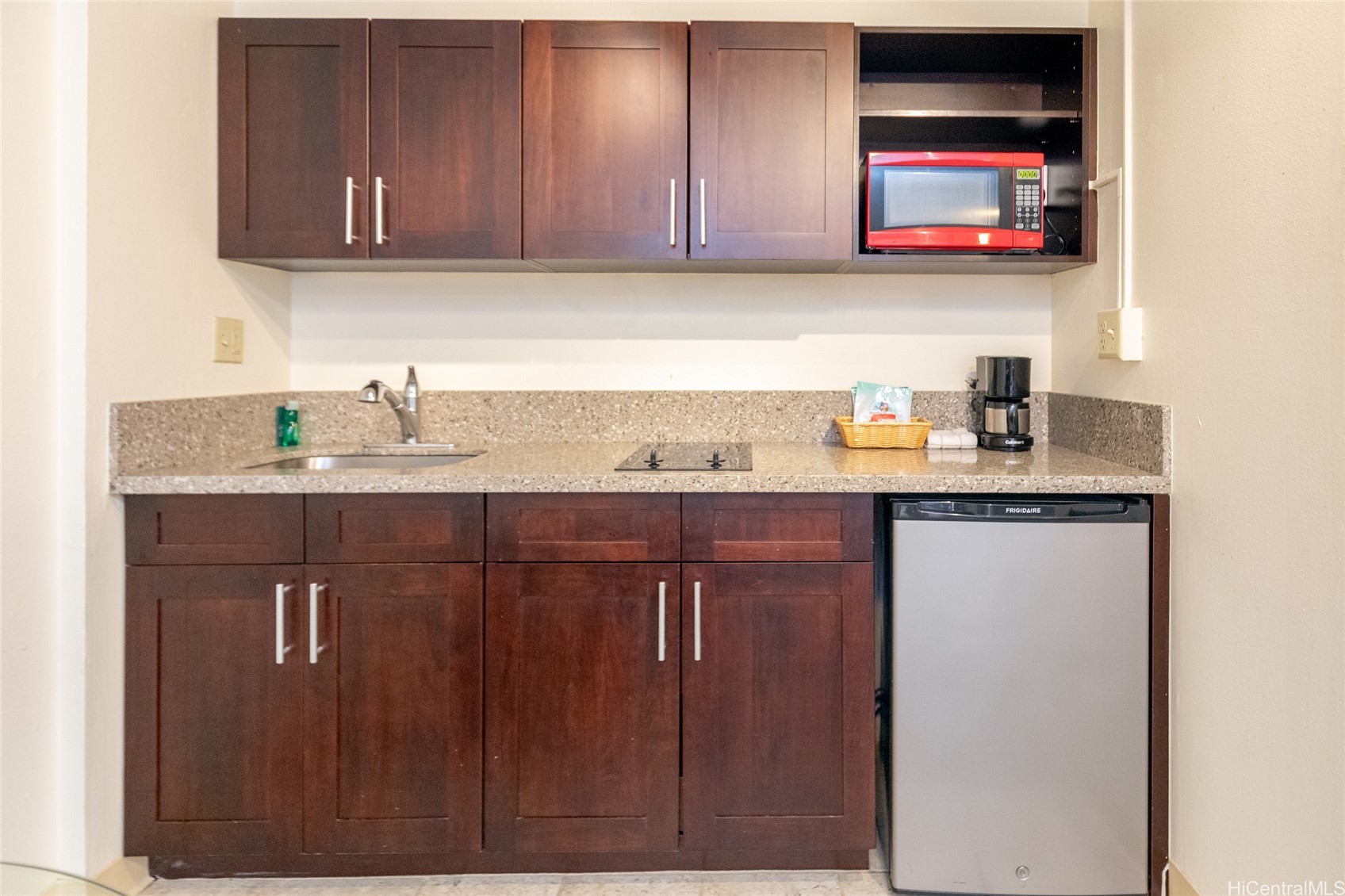 1088 Bishop Street 2001