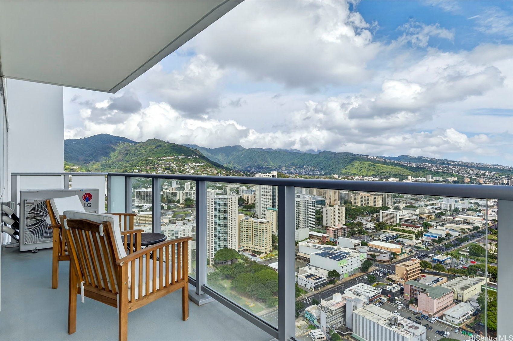 1515 Liona Street 4101