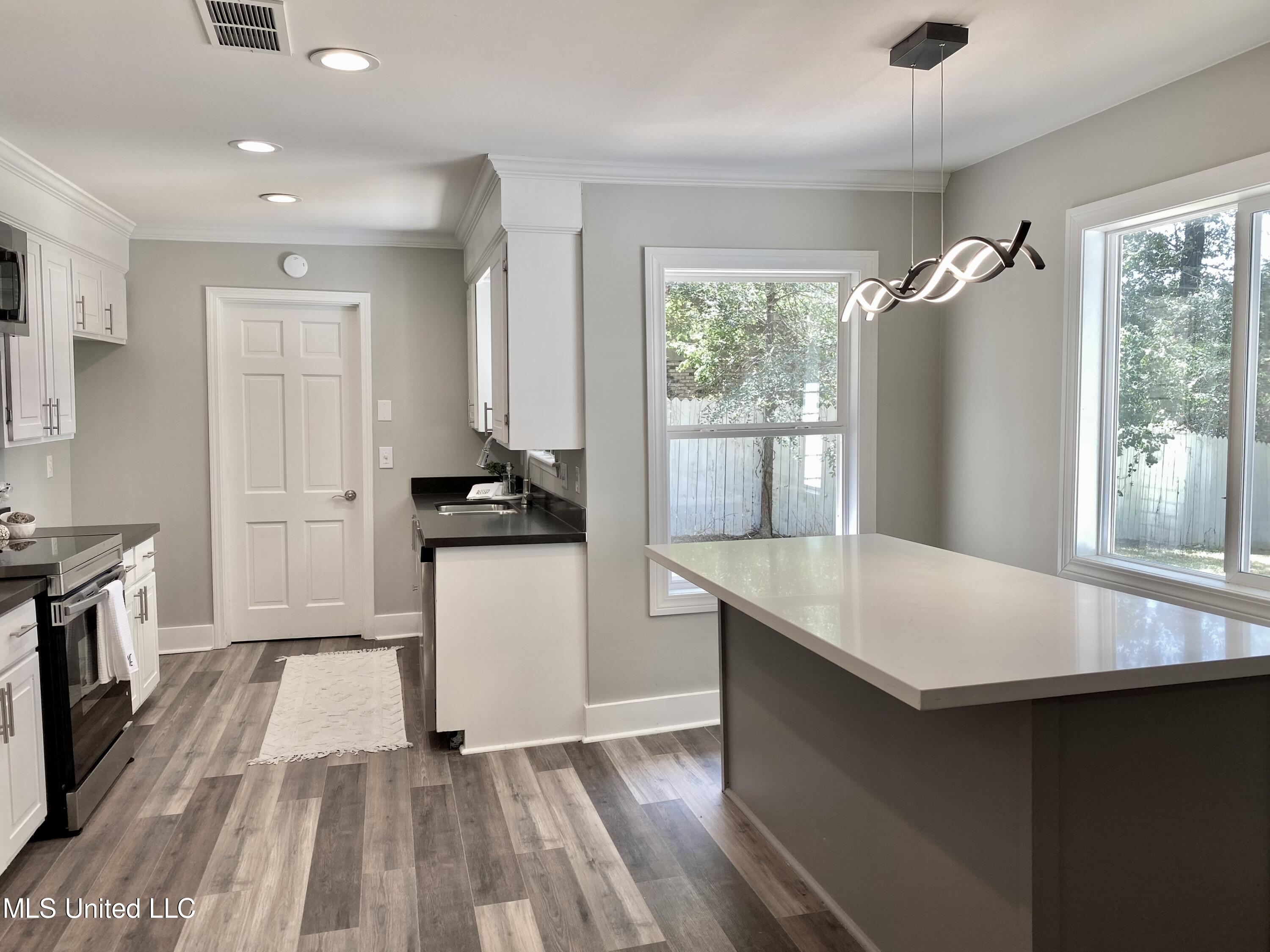 111 N Sweetgum Road