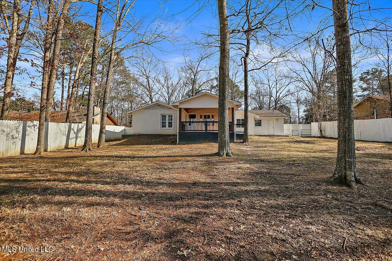 111 N Sweetgum Road