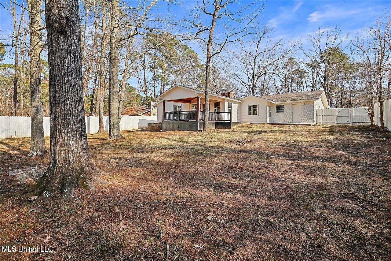 111 N Sweetgum Road