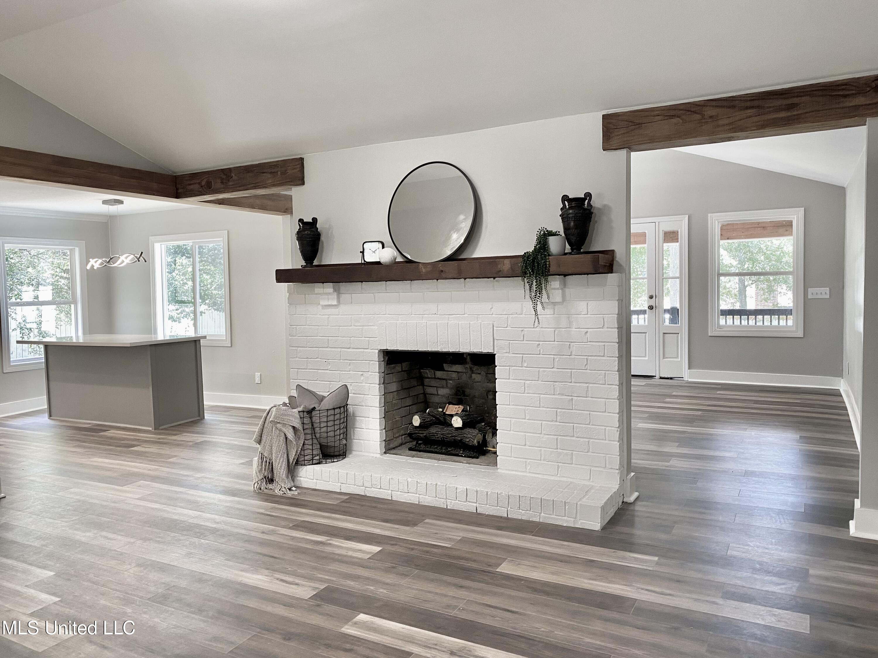 111 N Sweetgum Road