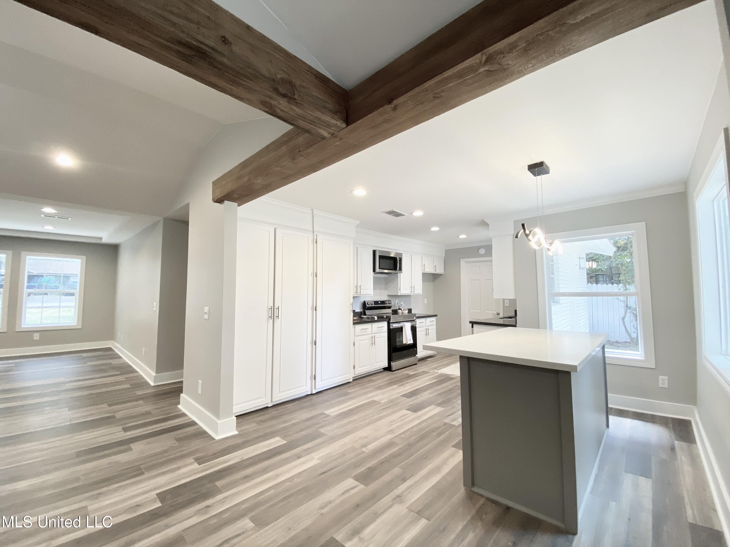 111 N Sweetgum Road