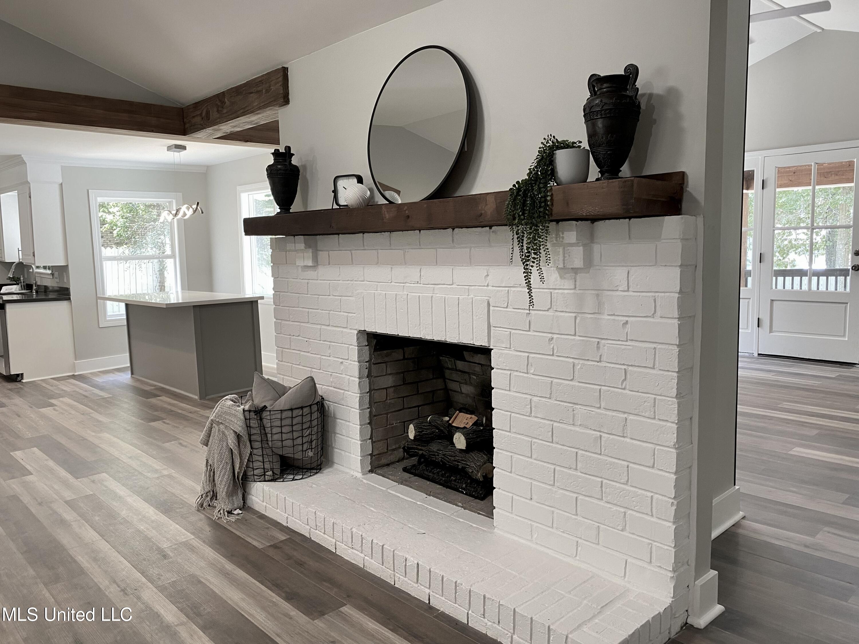 111 N Sweetgum Road