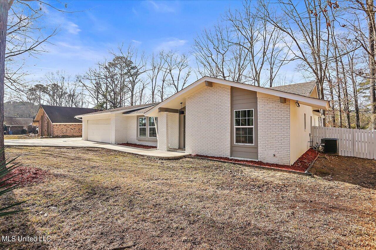 111 N Sweetgum Road