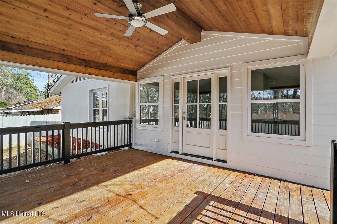 111 N Sweetgum Road