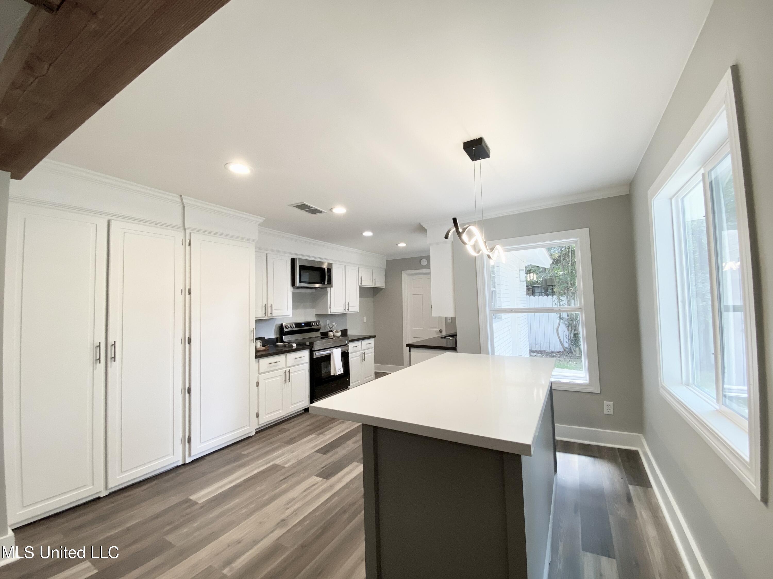 111 N Sweetgum Road