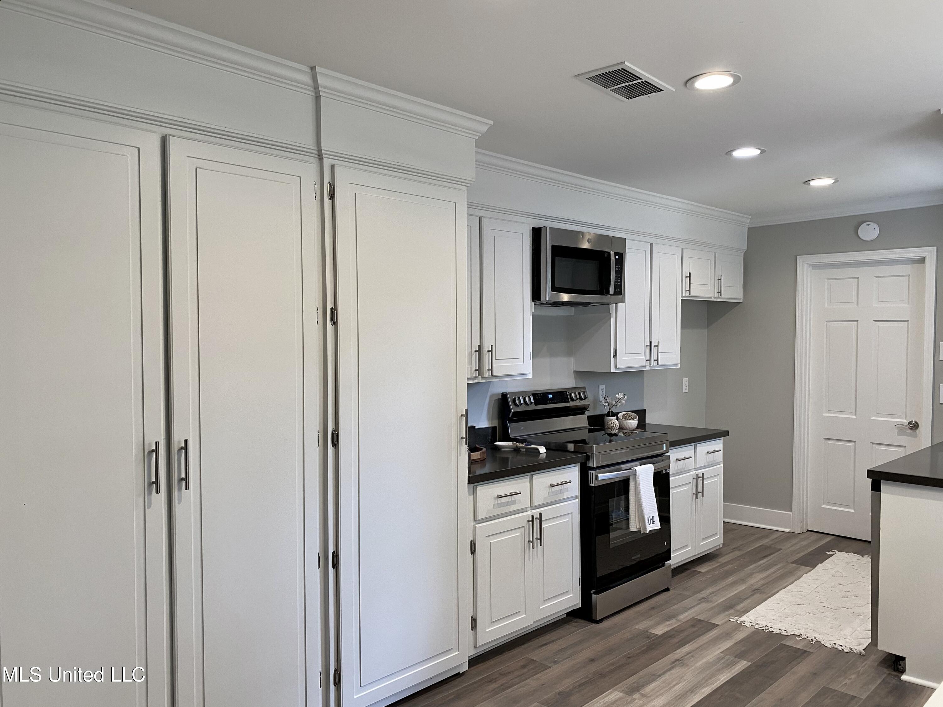 111 N Sweetgum Road