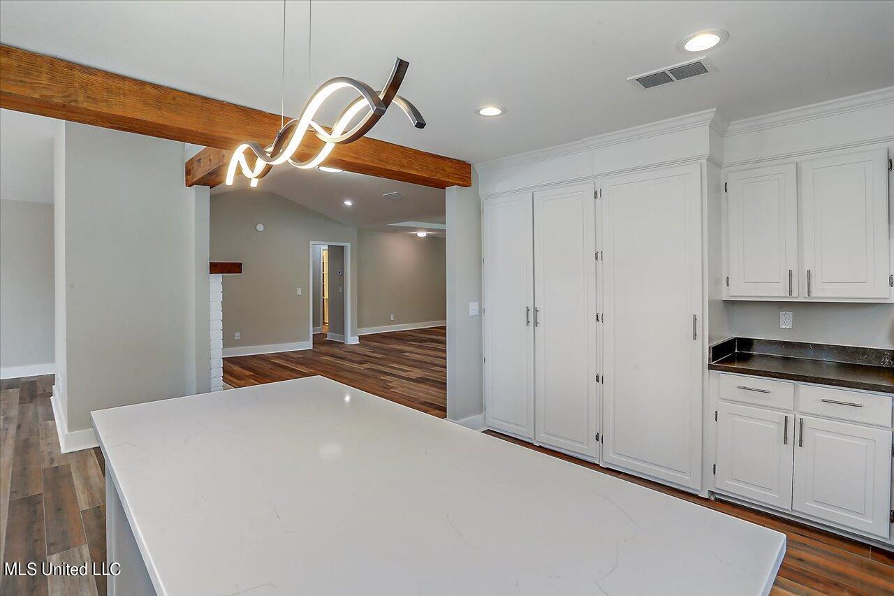 111 N Sweetgum Road