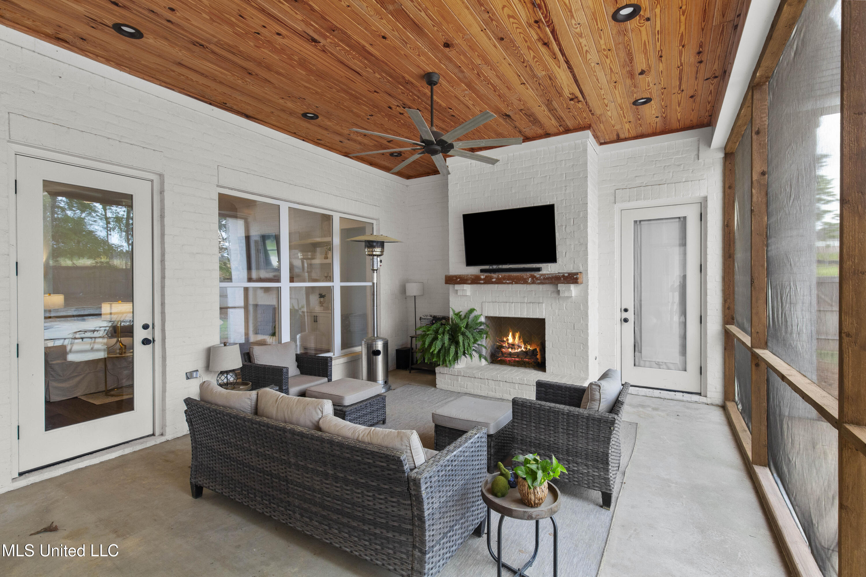 119 Silverleaf Drive