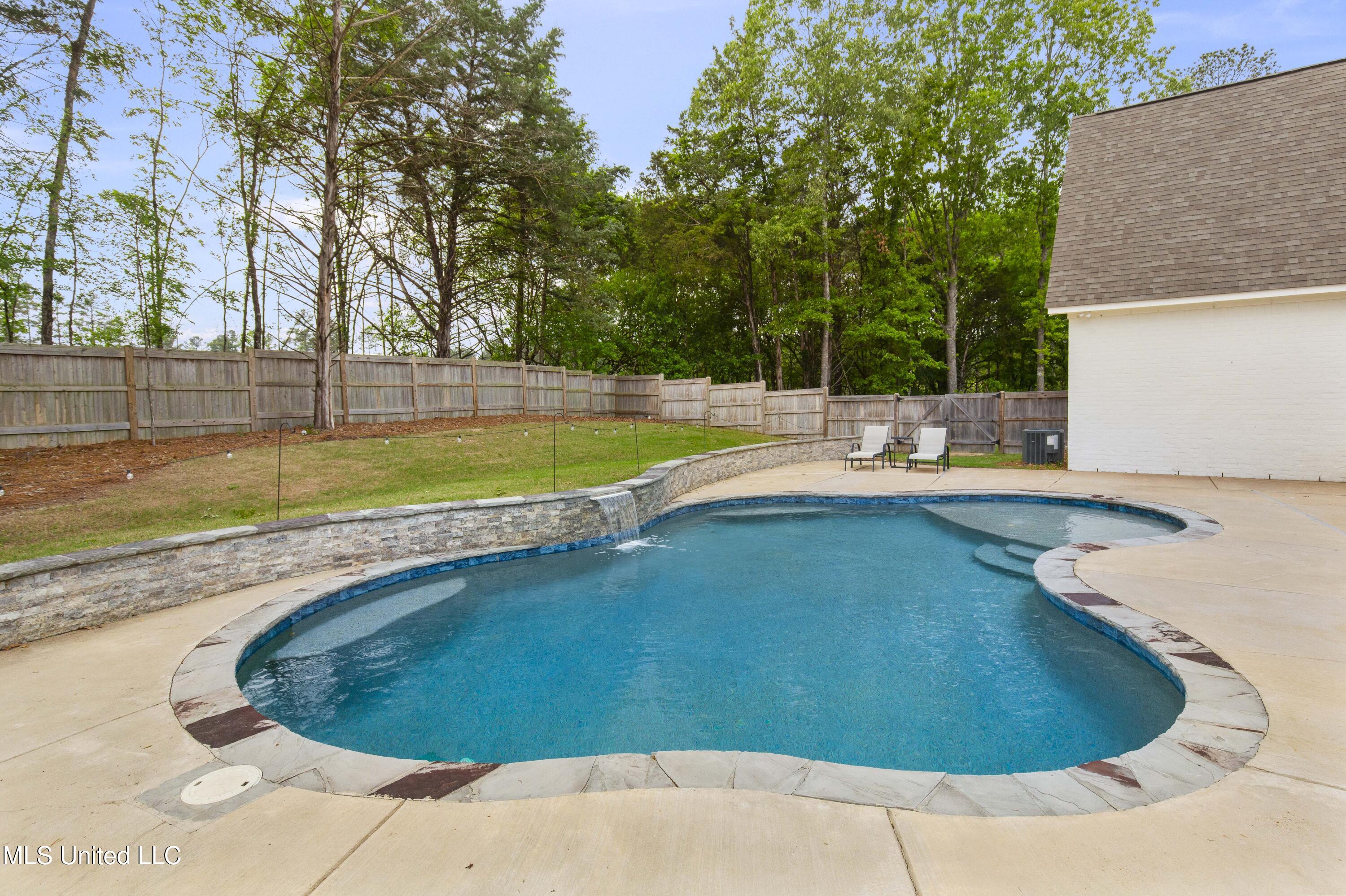 119 Silverleaf Drive