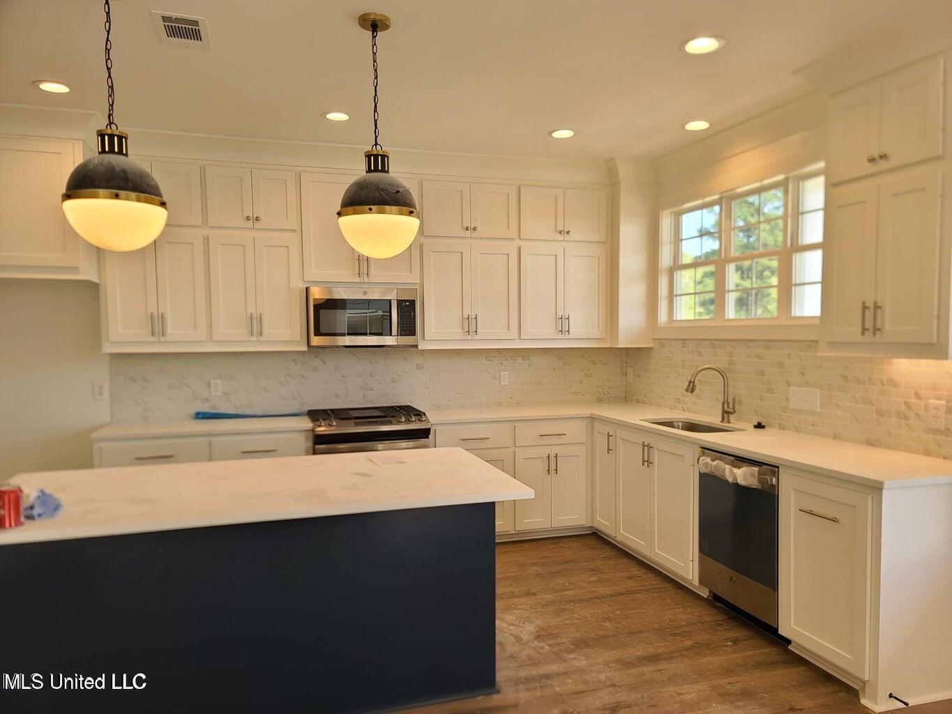 317 Hamilton Court, Brandon