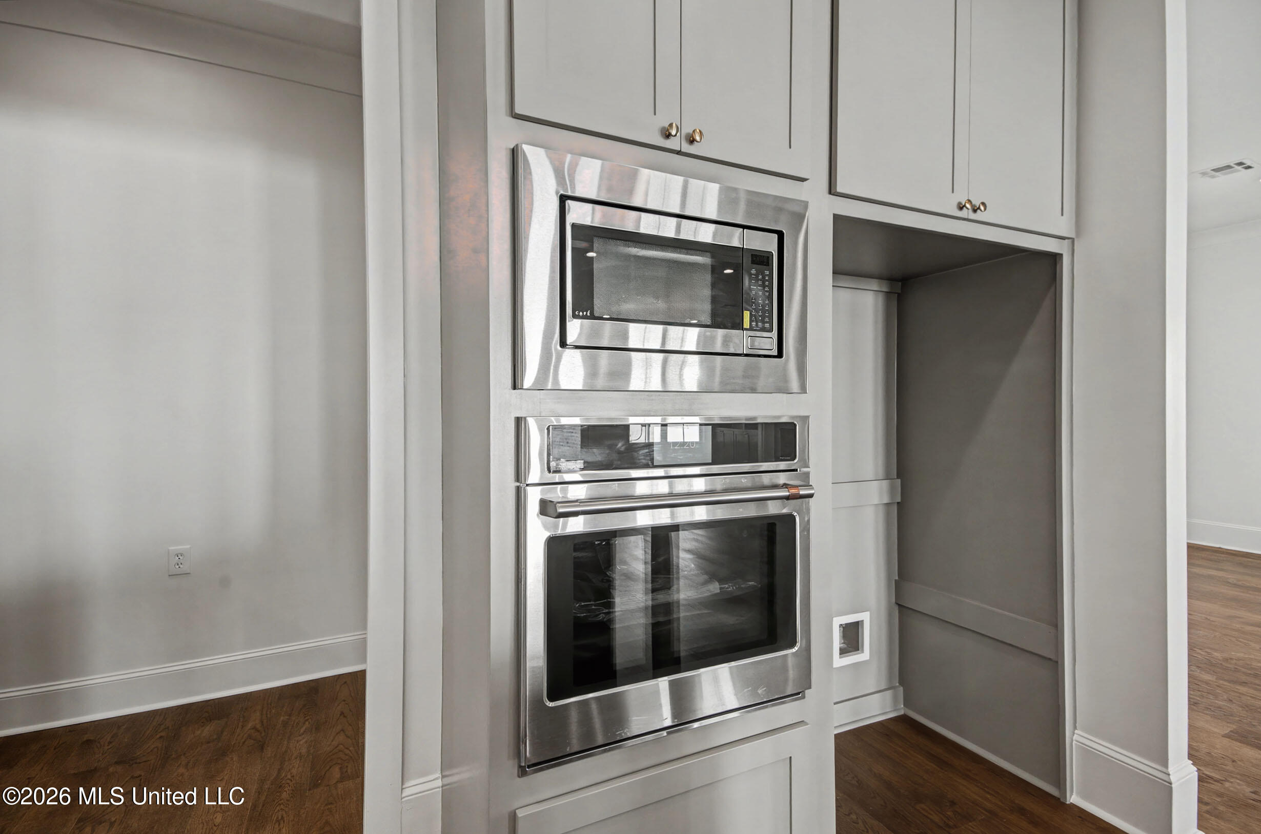 106 Heron'S Bay Circle