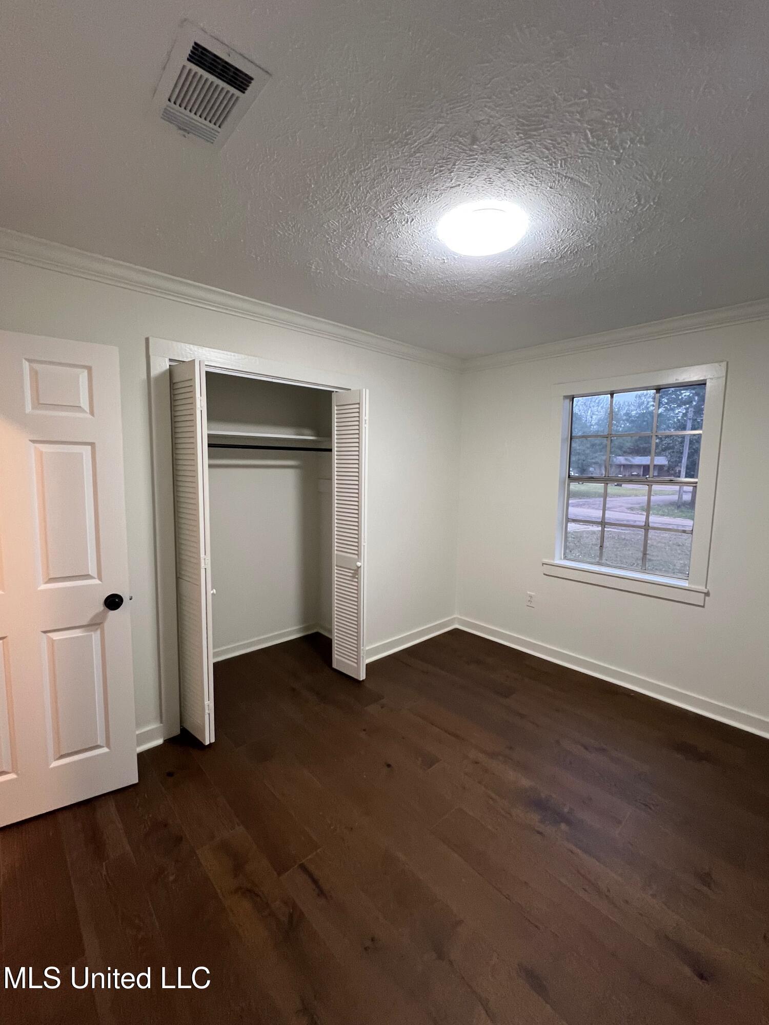 352 Beverly Circle